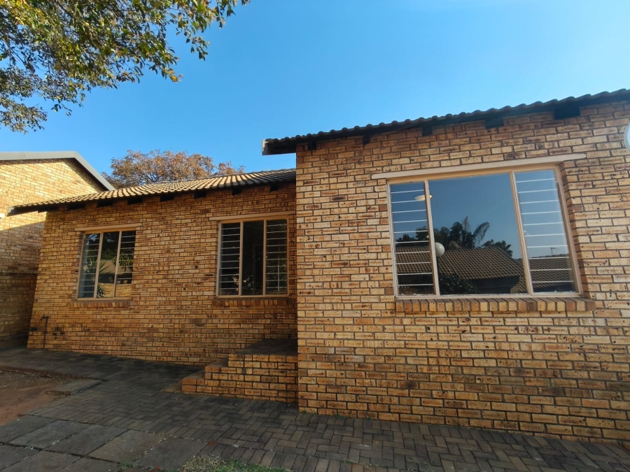 To Let 3 Bedroom Property for Rent in Cashan North West